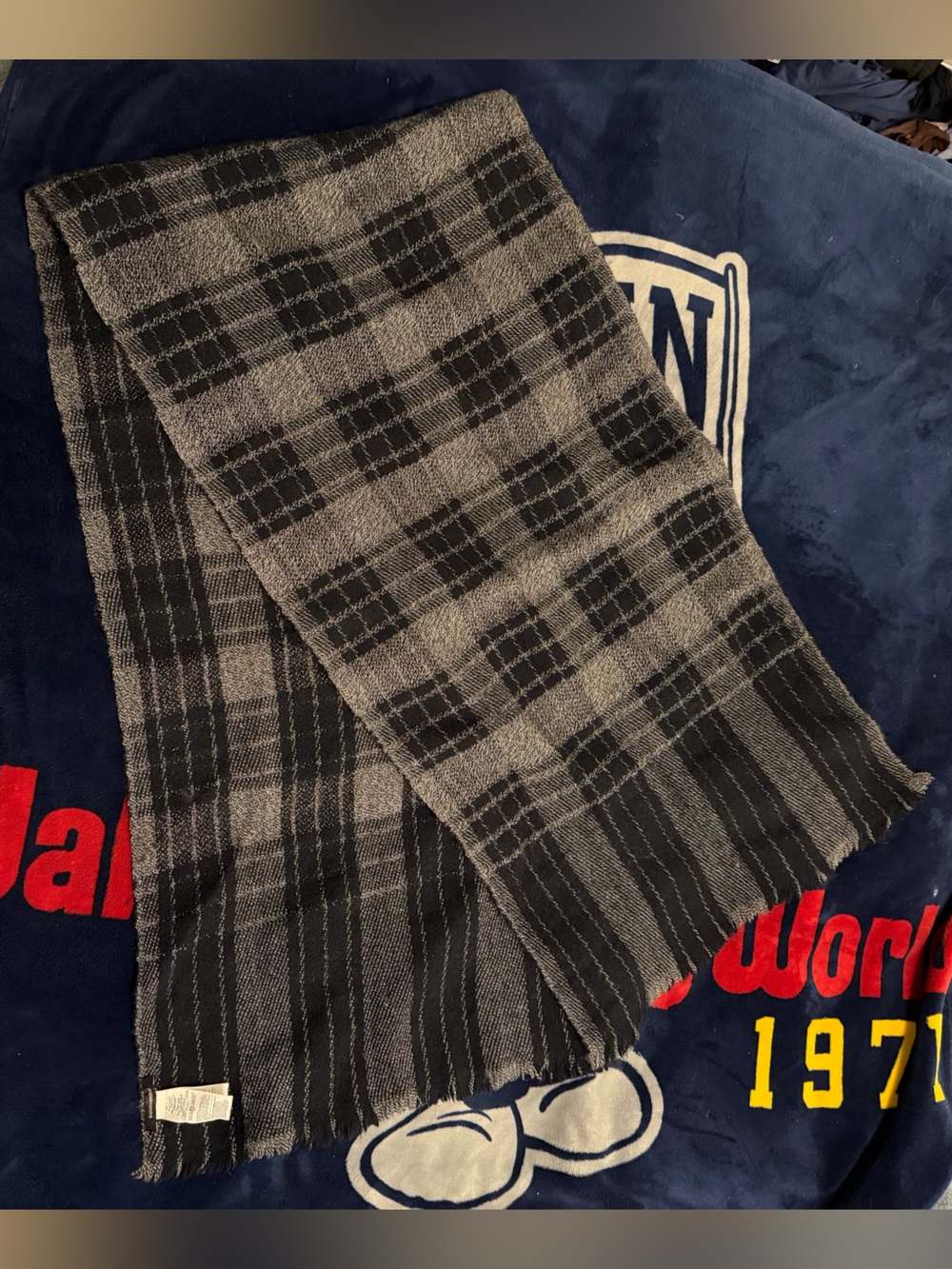 Banana Republic 100% Wool Plaid Scarf Black Gray Fringe One Size